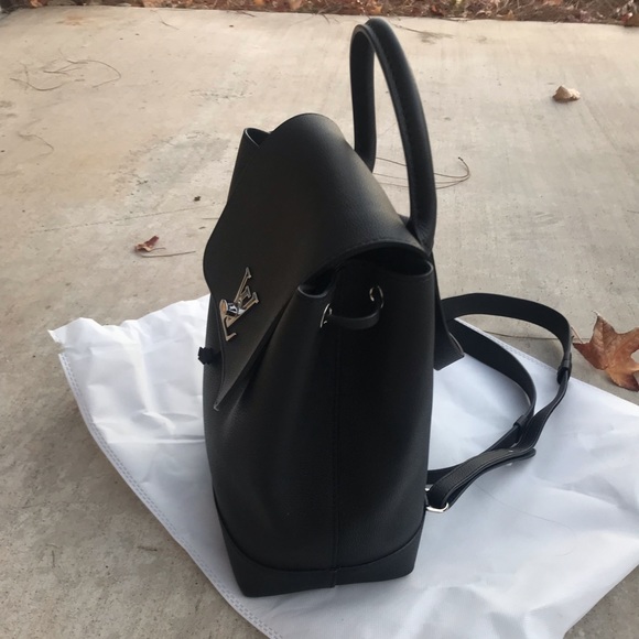 💯 Auth Louis Vuitton Lockme black calfskin backpack - Picture 6 of 14